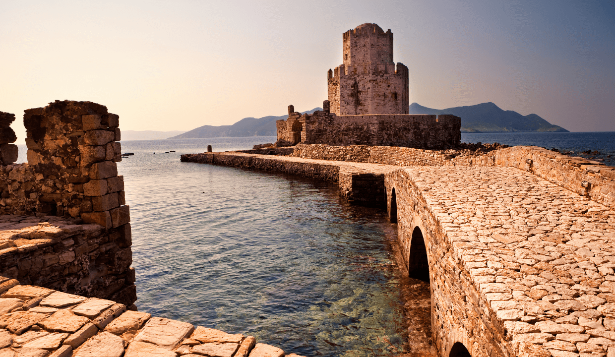 What-makes-castles-unique-luxury-holidays-messinia-luxuryholidays-discover-the-history