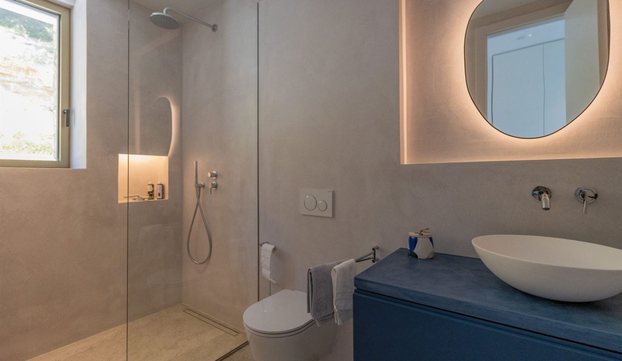 the-bay-villa-bedroom-bath-10