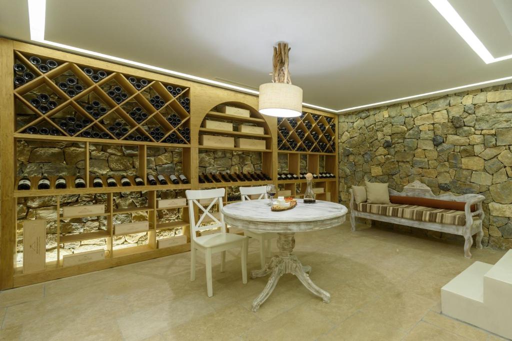 cellaria-villa-rental-santorini-luxury-holidays (5)