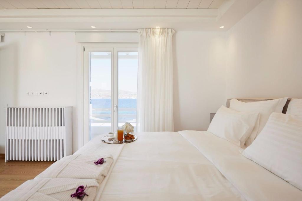 white-serenity-villa-luxury-holidays-rental (18)