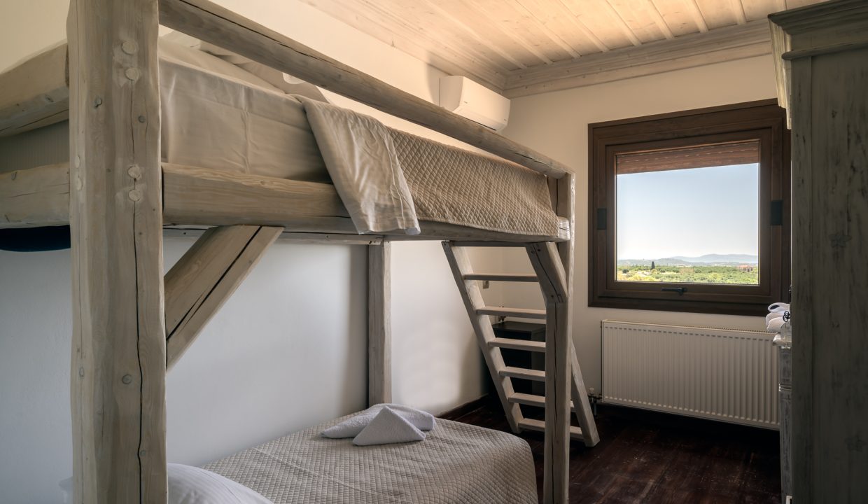 villa-vicanti-bedroom-single-beds