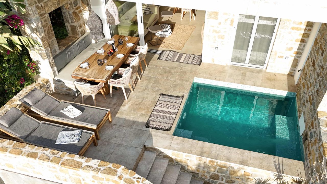 why-privacy-is-too-important-gialova-hills-luxury-villa-holidays