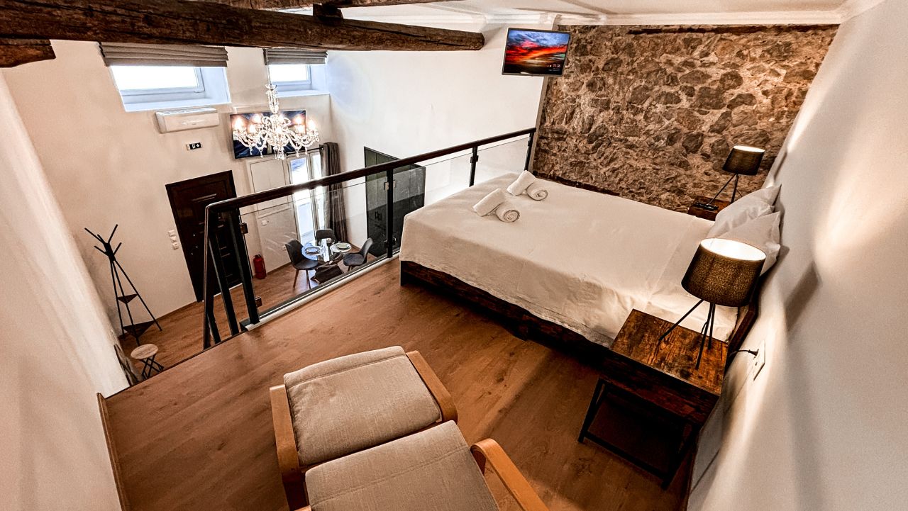 autumn-getaway-pylos-studio-centro-luxury-holidays